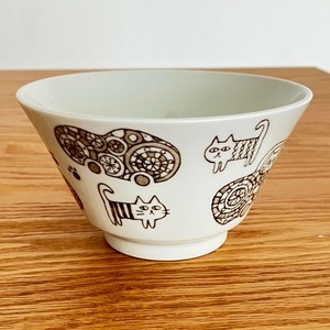 ねこまるけ オデカケ クレール型4.0反り丼 [美濃焼 食器 日本製]