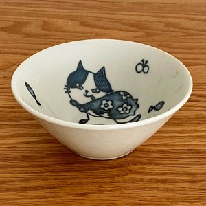 ねこまるけ スタコラサッサ 反らし型3.8鉢 [美濃焼 食器 日本製]