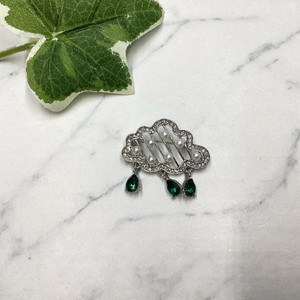ブローチ　個性的　ラインストーン　シルバー　雨雲　天気