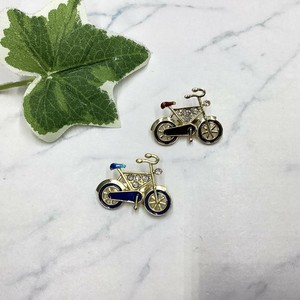 ブローチ　個性的　ラインストーン　自転車　ゴールド