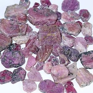 お買い得 約60g マダガスカル産 ルビー スライス Ruby 紅玉 原石 結晶 【ランダム発送】