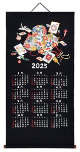 干支　掛軸カレンダー　巳年　民芸遠州紬　「2026年カレンダー」
