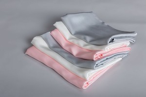 【シルク100％】【髪肌にやさしい】【寝具】【快眠】シルクサテン封筒型ピロケース大型 　959