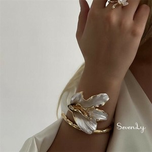 人気！残りわずか 葉と花のヴィンテージアクセ ブレスレット「2025新作」
