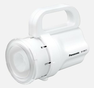 BF−BM11M−W　電池がどれでもライト ホワイト 【Panasonic LEDライト】