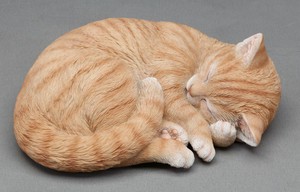 眠り猫B（茶トラ）12689【猫】オブジェ ガーデニング 置物 ネコ