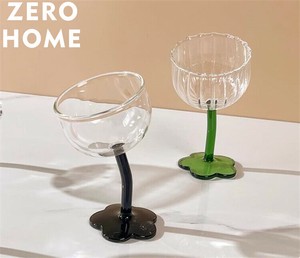 花の杯 水の杯 足の高い杯 レトロ シャンパンの杯 首をかしげる杯
