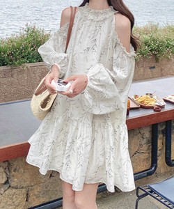 国内即納 オフショルダー ティアードミニワンピース