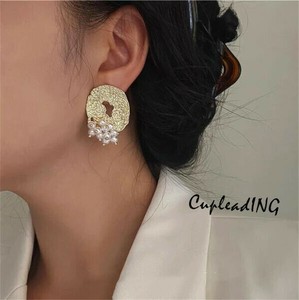 シーズン商品 激安セール 個性派ピアス 真珠×金属コンビ レトロモダン 大人可愛い