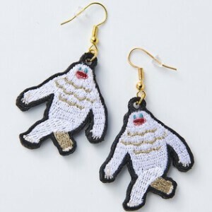 【ピアス／イヤリング】【名入れ可】 「イエティ」刺繍