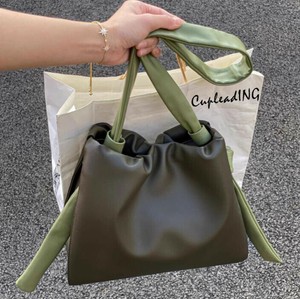 ＜SALE＞激安セール 撞色 片肩 ハンドバッグ トレンディなブランド 皺包 斜めがけ 雲包 バケツ包