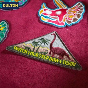 ■2025AW　新作■　Dinosaur wappen　Watch your step　B2