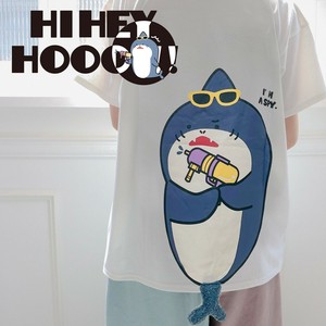 狙い撃ち！サメがスパイに⁉尻尾っぽTシャツ ゆるだぼ レディース メンズ
