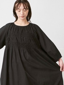 手刺繍スモックワンピース　綿ローン 長袖 3色 M L ゆったり