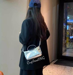 【新色追加】INSスタイル 水饺型レザーバッグ 高級感スマホポーチ 斜めがけシングルショルダー
