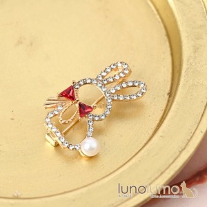 Brooch Pearl Ladies fashion Sparkle Rabbit Presents Brooch