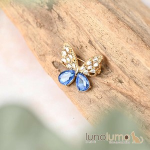 Brooch Ladies fashion Butterfly Sparkle Presents Brooch