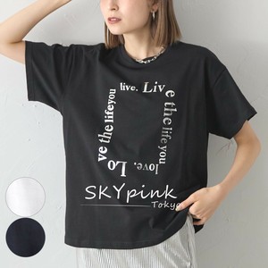 【2025SS新作予約販売・8月上旬】英字ロゴスクエアプリントTシャツ　カットソー　箔プリント　SKYpink東京