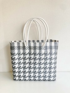 新作★手編みのメルカドバッグ・格子柄（L）SLV X WHT