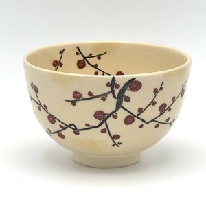 ［受注販売］【抹茶碗】京絵付け抹茶碗 「梅」／手描き 日本製 抹茶茶碗 和食器 花