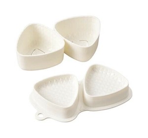 日本製 made in japan 802A ダイヤカットおにぎり2ヶ器 フック穴付 802A 77-05209