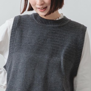 【2025AW新作】もっちりニット柄ヨークベスト サイドスリットで動きやすい