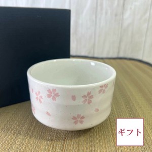 【ギフト】志野さくら抹茶碗　日本製 美濃焼 お祝い 和モダン 茶道具 海外へのお土産