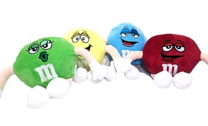 4色の手足ブラブラチョコレートぬいぐるみ【M&M'S　PLUSH】