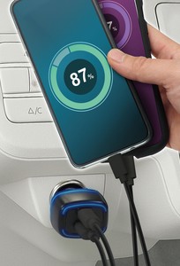 急速充電 シガーソケットUSBチャージャー　スマホ　カー用品　高速充電