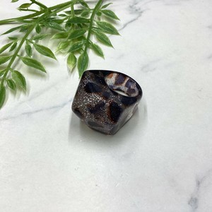 戒指 亮粉