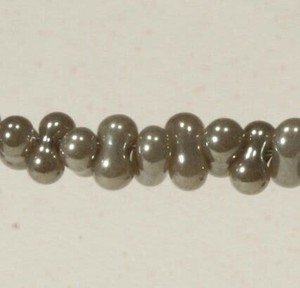 チェコビーズ ファルファーレ 40g サンドベージュ シードビーズ 3.2×6.5mm ビーズ 手芸