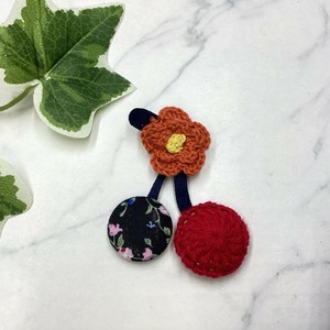 ブローチ　個性的　刺繍　編み物　コサージュ　チェリー　サクランボ　果実