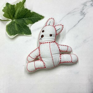 胸针 胸针 刺绣 兔子
