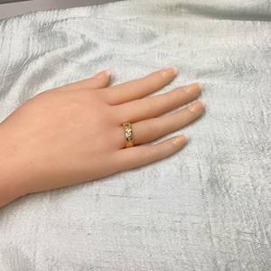 戒指 花朵 宝石