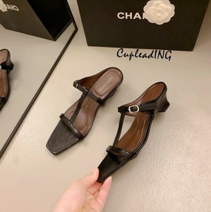 ≪予約商品≫韓国ファッション 夏向けローマンスタイル太ヒール オープントゥサンダル