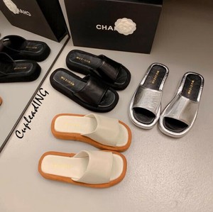 シーズン商品 韓国ファッション 軽量通気ストラップサンダル 厚底デザイン 沙浜歩き楽々