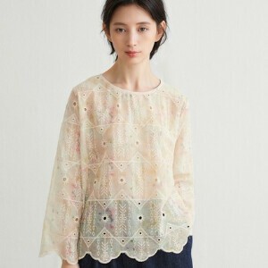 むら染めスカラップ刺繍長袖ラウンドネックブラウス
