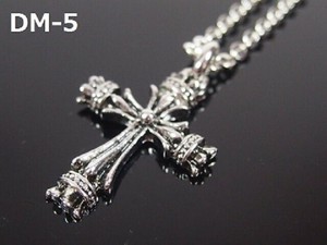 メンズネックレス　ゴシッククロスネックレス　SV風