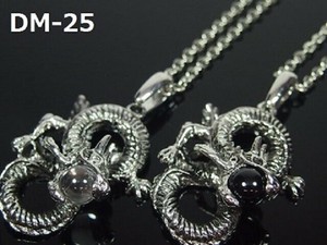 メンズネックレス　幸運を呼ぶドラゴンネックレス　天然石　SV風
