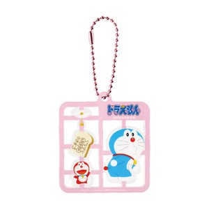 12/下　9/12受注締め切り【ティーズ】ドラえもんプラスチックモデル風キーホルダー　ドラえもん／ピンク