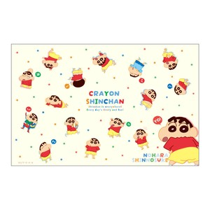 12月下旬入荷　9/12受注締め切り【ティーズ】クレヨンしんちゃんワイドランチクロス　しんちゃんワールド