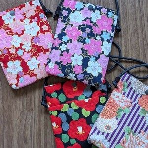 【traditional Japanese pattern】　スマホ ポシェット　　【日本製】　和柄