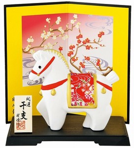 ★開運招福の干支★　縁起の良い置物【開運　金彩ちりめん福午（大）】
