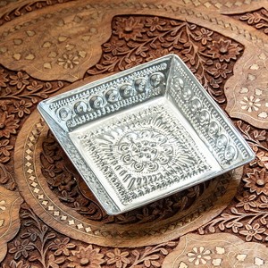 バリのアルミスクエアトレイ 手打ち細工が美しい - 14cm x 14cm