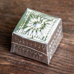 バリの飾りつき デコレーションボックス 小物入れ 4cm x 3cm