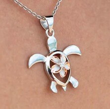 【セール】ハワイアンジュエリー ペンダントトップ Blooming Sea Turtle Two-Tone Rose Gold