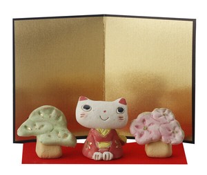 ★開運招福の干支★　縁起の良い置物【迎春猫飾り（松梅）】