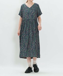 【2025秋冬新作】サラリプリントギャザOP フラワープリントVネック半袖ワンピース