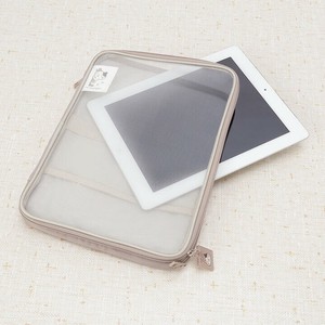 ふくふくにゃんこ ひょっこりメッシュタブレットケース