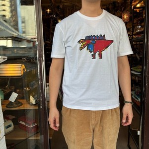 グラフィックTシャツ　RED SPINO MONSTER　 ホワイト　シロ　恐竜　カットソー